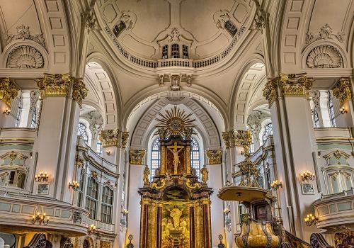 Die St. Michaelis Kirche - Ein Hamburger Wahrzeichen im himmlischen Glanz